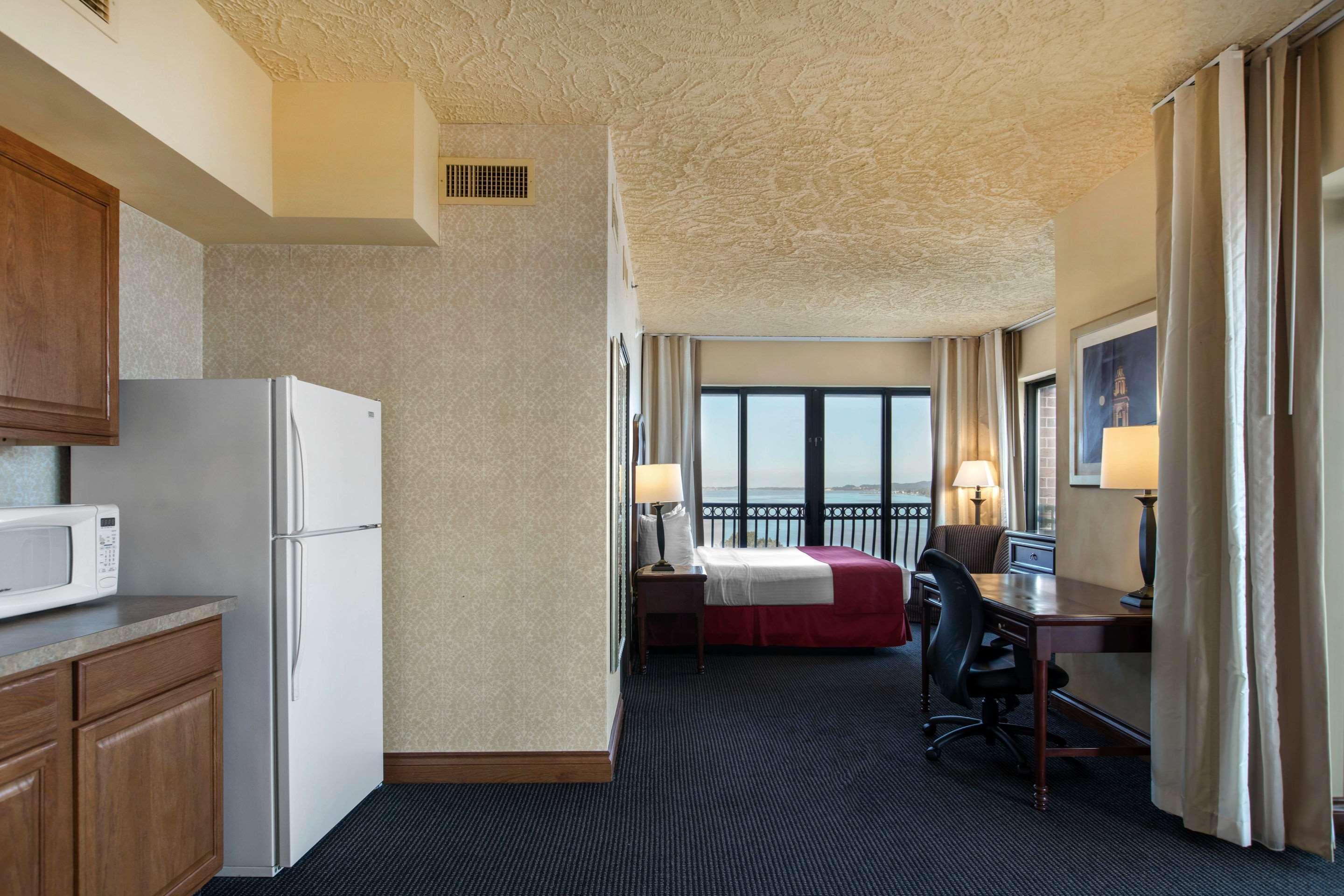 Shoreline Inn & Conference Center, Ascend Hotel Collection Muskegon Dış mekan fotoğraf